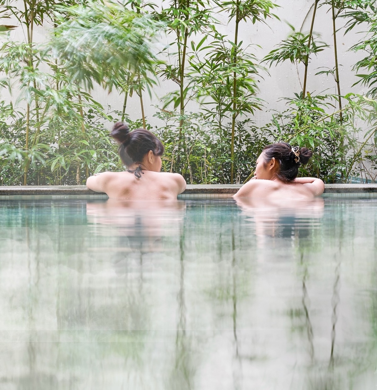 暖流與蒼勁之美！冬季東北角最療癒玩法：浸泡雙名湯、朝聖鮮美海陸火鍋、貢寮鮑