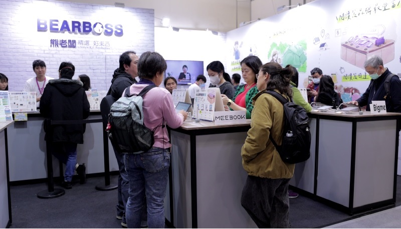 護眼專題系列３：電商平台搶推閱讀器！電子閱讀市場將成拯救出版界的仙丹靈藥？